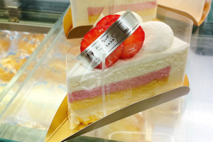 苺のスフレチーズ